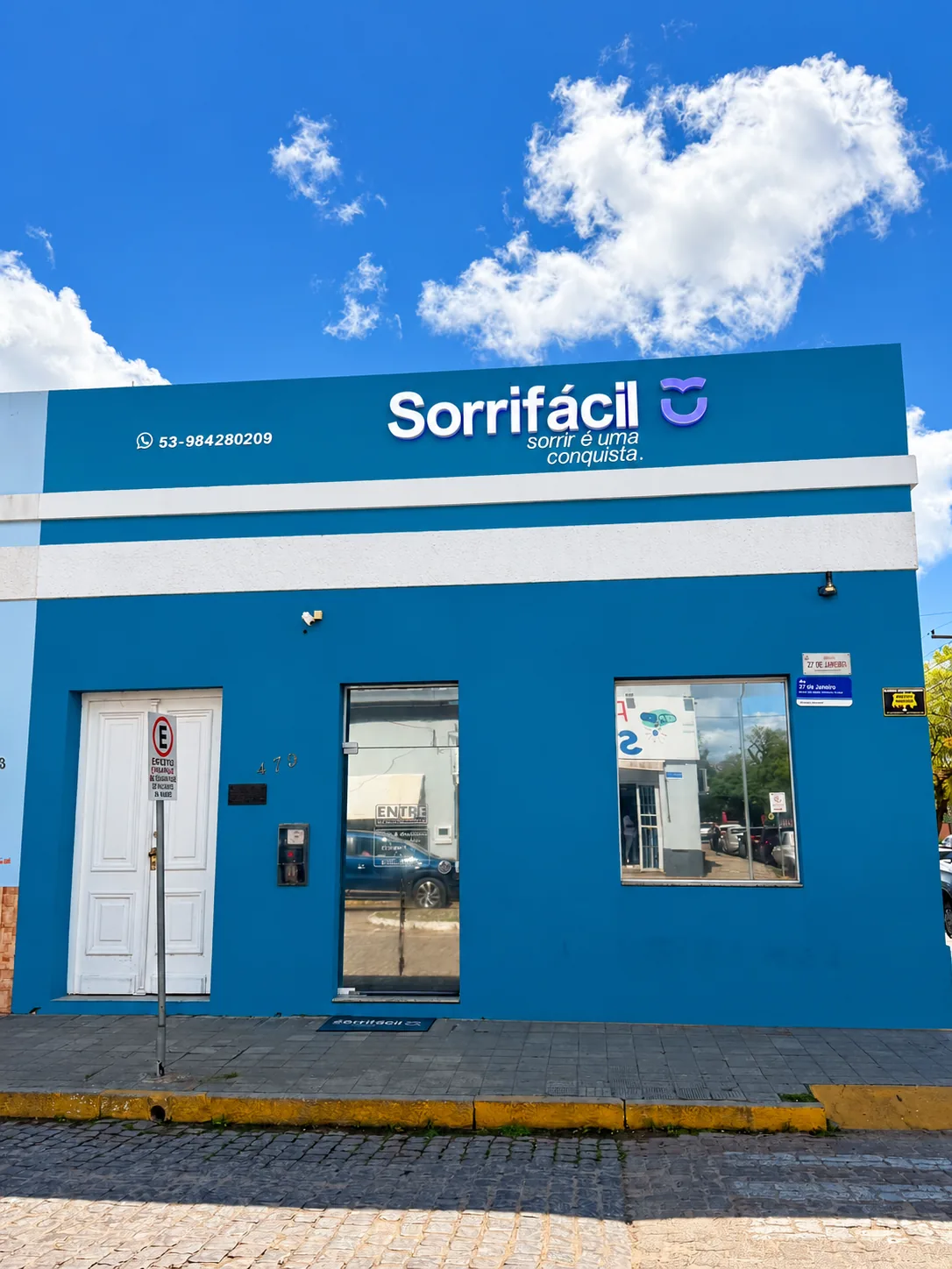 Fachada da Sorrifácil na Av. Vinte e Sete de Janeiro, Centro de Jaguarão